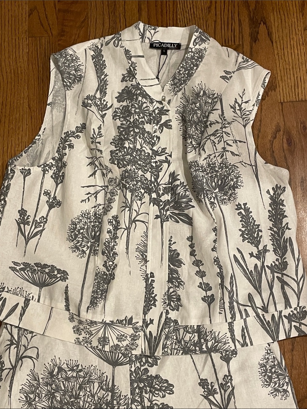 Picadilly Sleeveless Vest with matching White & Gray Printed Wide-Leg pants. - Picture 7 of 14